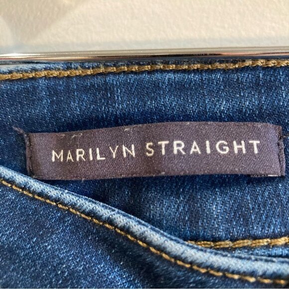 NYDJ Sz 10 Marilyn Straight Medium  Wash Comfort Stretch Jeans - Picture 7 of 9